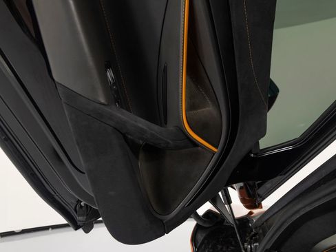 Used 2019 McLaren 720S RWD image 12