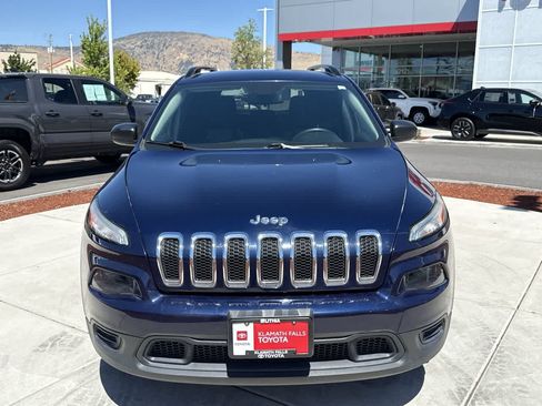Used 2016 Jeep Cherokee Sport AWD/4WD image 3