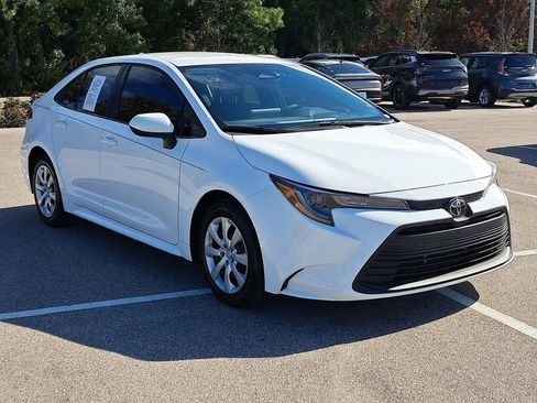 Certified 2024 Toyota Corolla LE image 2