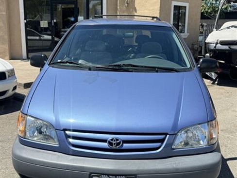 Used 2003 Toyota Sienna CE FWD image 2