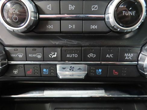 Used 2023 Ford F150 Platinum w/ FX4 Off-Road Package AWD/4WD image 73