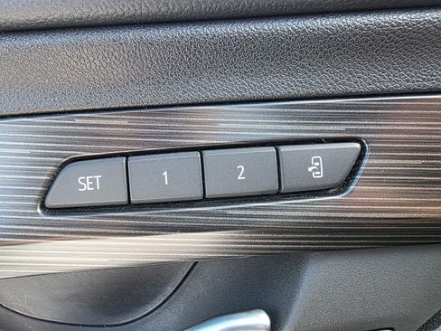 Used 2024 GMC Terrain SLT image 10