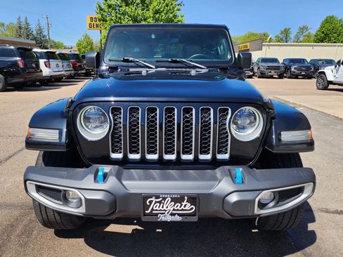 Used 2023 Jeep Wrangler Unlimited Sahara w/ Cold Weather Group AWD/4WD image 3