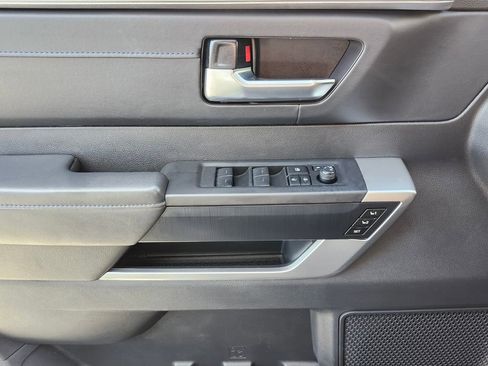 Used 2024 Toyota Sequoia Platinum image 34