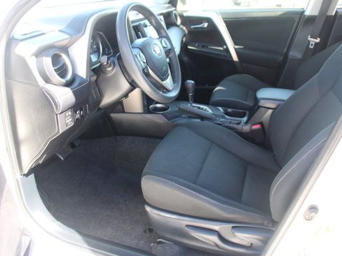 Used 2014 Toyota RAV4 XLE FWD image 11