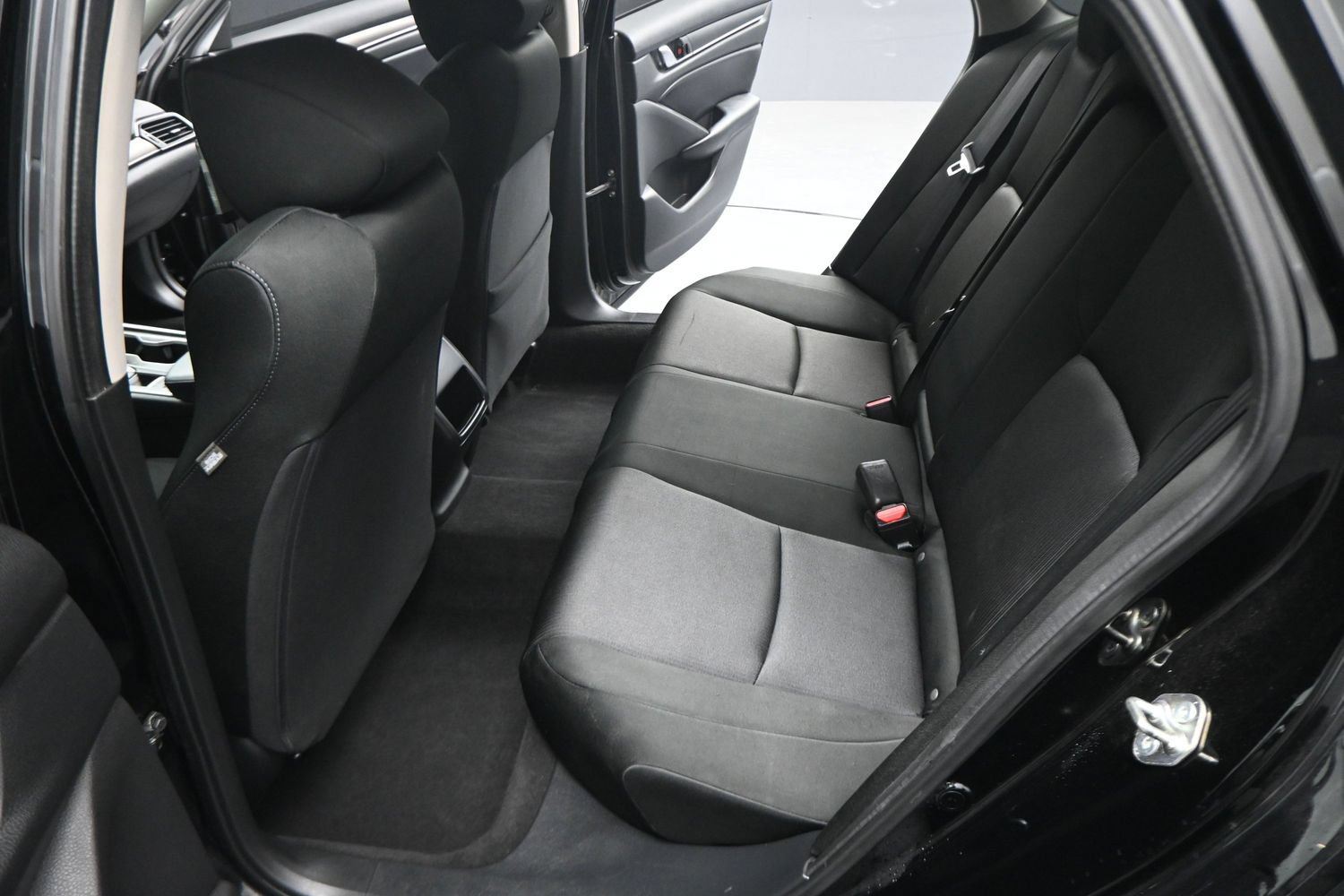 Used 2018 Honda Accord LX image 13