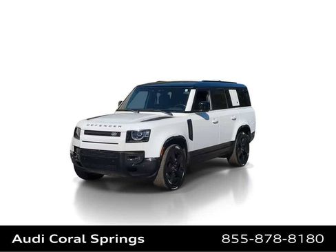Used 2024 Land Rover Defender 130 X-Dynamic SE AWD/4WD image 4