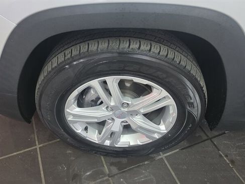 Used 2018 GMC Terrain SLE image 29