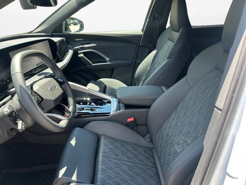Certified 2026 Audi SQ5 Premium Plus AWD/4WD image 9