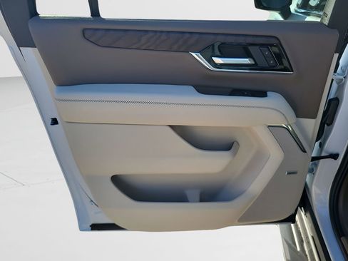 New 2026 GMC Yukon XL Denali image 44