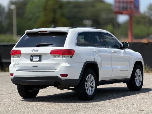 Used 2014 Jeep Grand Cherokee Laredo w/ 18" Wheel & 8.4" Radio Group AWD/4WD image 9