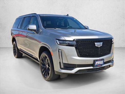 Used 2024 Cadillac Escalade ESV Sport Platinum w/ LPO, ONYX Package image 3