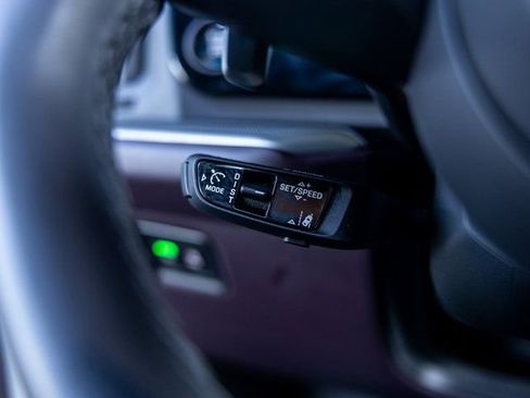 Certified 2025 Porsche Cayenne S AWD/4WD image 32