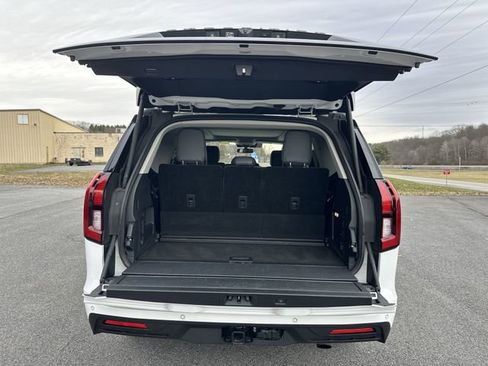 Used 2025 Ford Expedition Active image 23