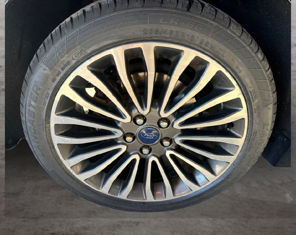 Used 2017 Ford Fusion SE AWD/4WD image 16