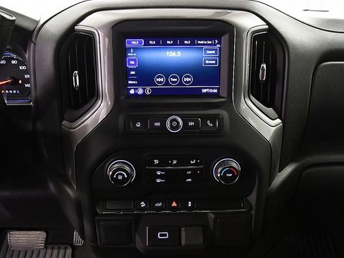 Used 2020 Chevrolet Silverado 1500 Custom Trail Boss w/ Custom Convenience Package image 26