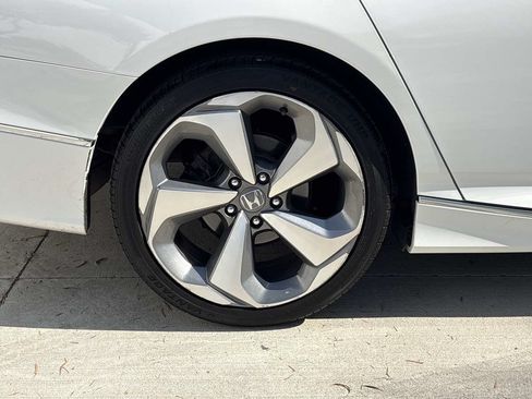 Used 2020 Honda Accord Touring image 9