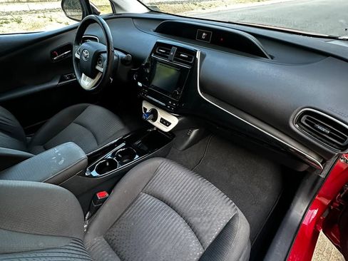 Used 2017 Toyota Prius Prime Plus w/ Carpet Mat Package FWD image 24