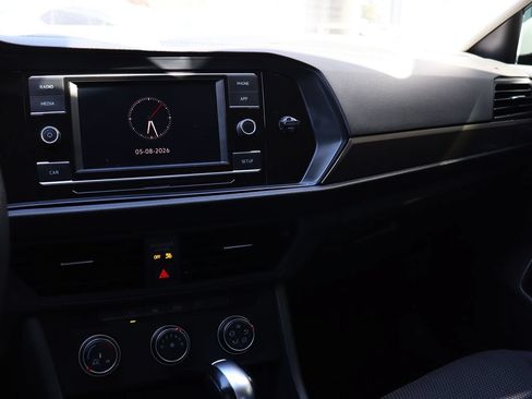 Used 2019 Volkswagen Jetta SE FWD image 43