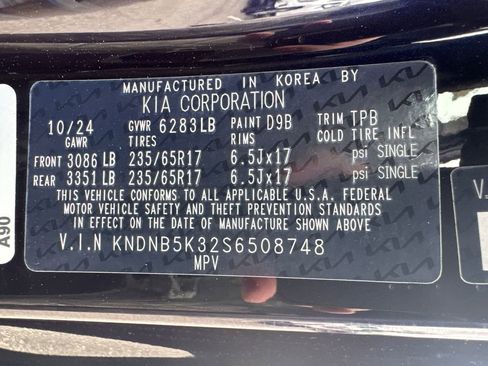 Used 2025 Kia Carnival FWD image 29