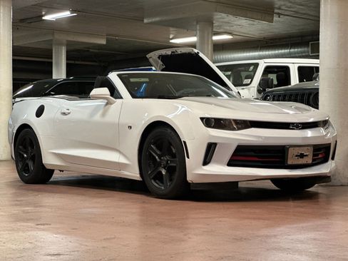 Used 2017 Chevrolet Camaro LT RWD image 7