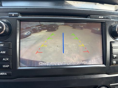Used 2016 Nissan Titan SL AWD/4WD image 16