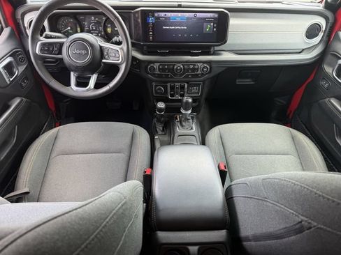 Used 2024 Jeep Wrangler Unlimited Sahara AWD/4WD image 10