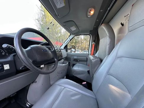 Used 2015 Ford E-350 and Econoline 350 Super Duty image 15