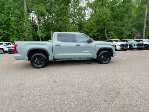 Used 2026 Toyota Tundra SR5 w/ SR5 Premium Package AWD/4WD image 9