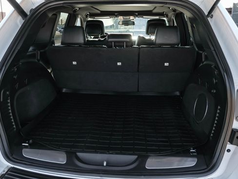 Used 2015 Jeep Grand Cherokee Limited w/ Luxury Group II image 49