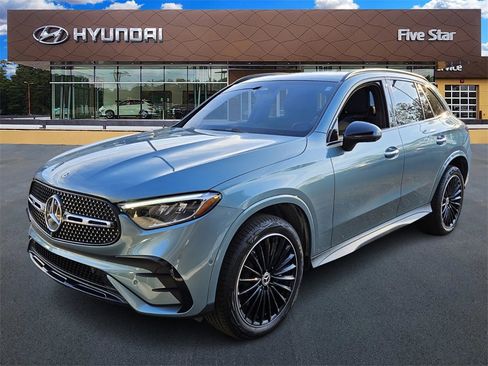 Used 2025 Mercedes-Benz GLC 300 4MATIC image 3