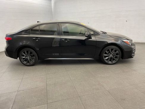 Used 2024 Toyota Corolla SE w/ SE Convenience Package FWD image 3