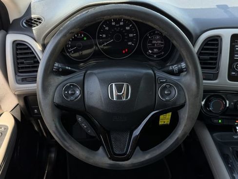Used 2017 Honda HR-V LX image 11