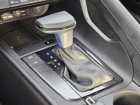 Used 2025 Hyundai Elantra Sport image 14