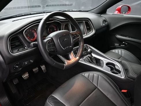 Used 2016 Dodge Challenger SRT Hellcat RWD image 18
