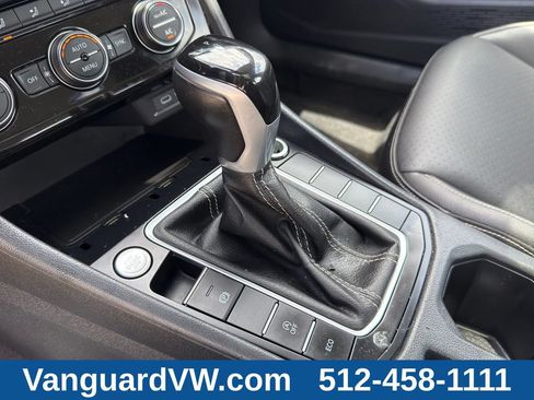 Used 2024 Volkswagen Jetta SE w/ Panoramic Sunroof Package FWD image 16