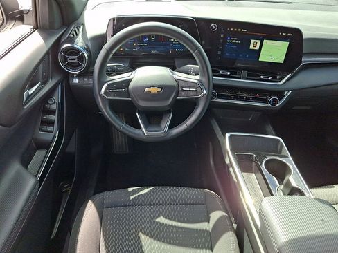 Used 2025 Chevrolet Equinox LT AWD/4WD image 11