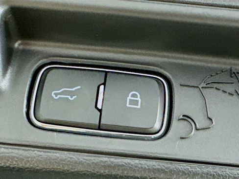 Used 2025 Ford Explorer ST AWD/4WD image 34