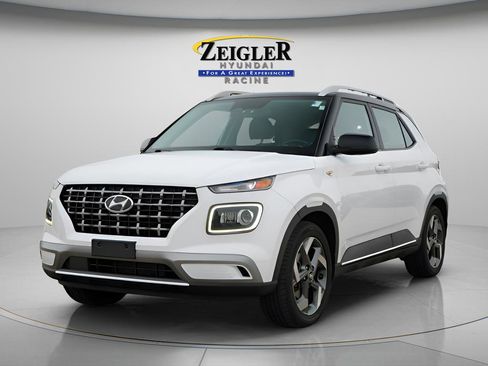 Certified 2023 Hyundai Venue Limited FWD image 3