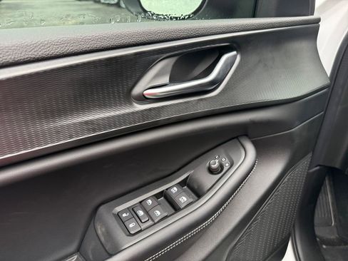 New 2025 Jeep Grand Cherokee Laredo image 18