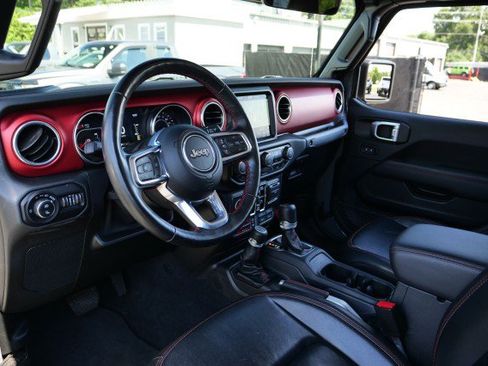 Used 2021 Jeep Gladiator Rubicon AWD/4WD image 2