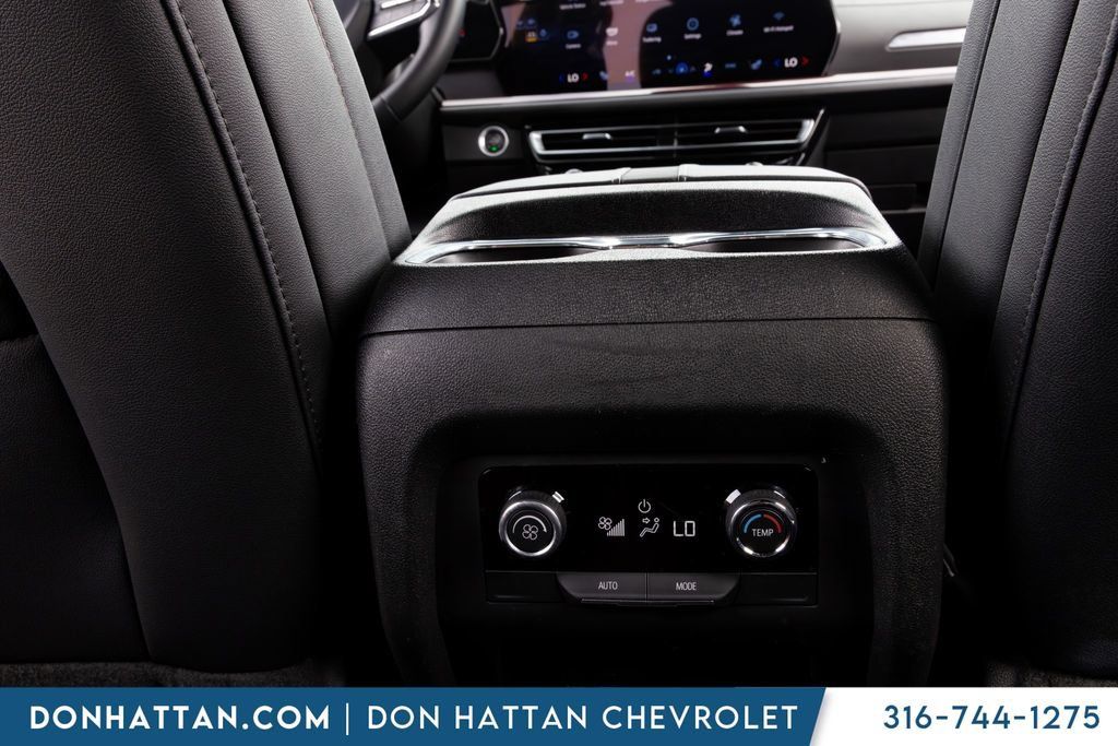 Used 2025 Chevrolet Traverse Z71 AWD/4WD image 20