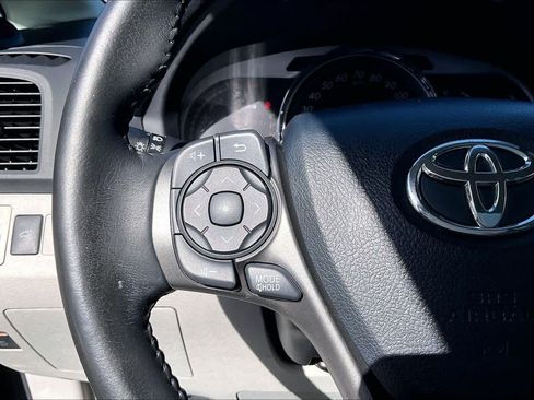 Used 2013 Toyota Venza Limited w/ Tow Prep Pkg AWD/4WD image 17