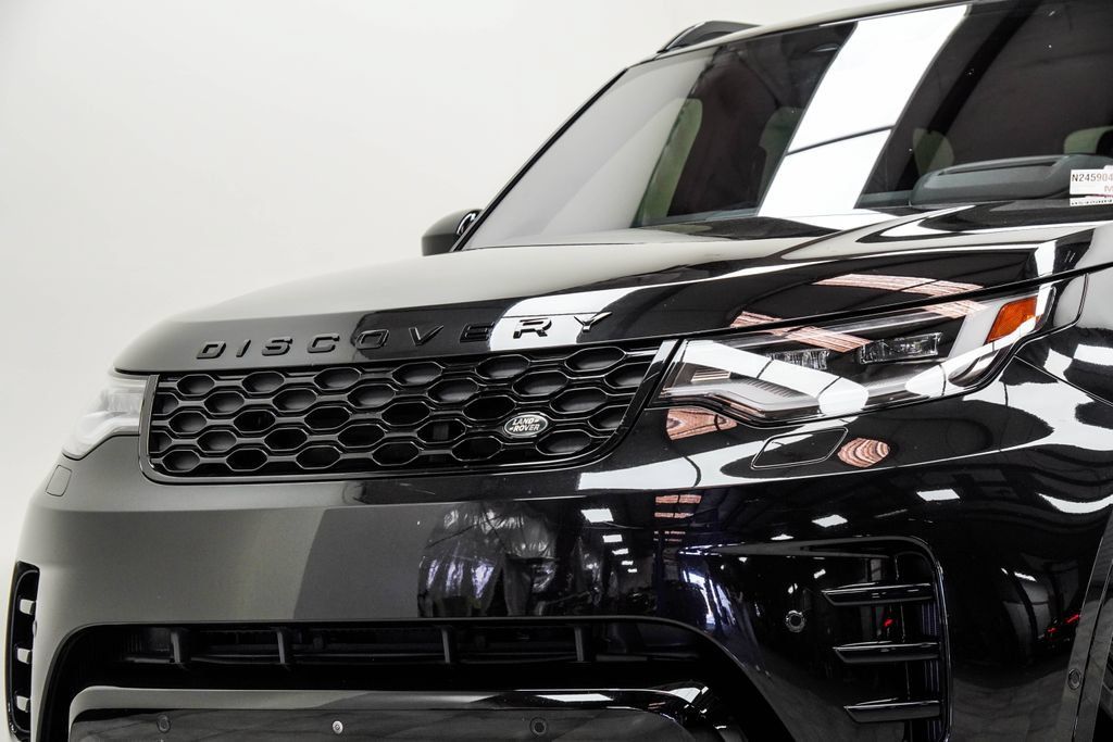 Used 2022 Land Rover Discovery HSE R-Dynamic AWD/4WD image 2