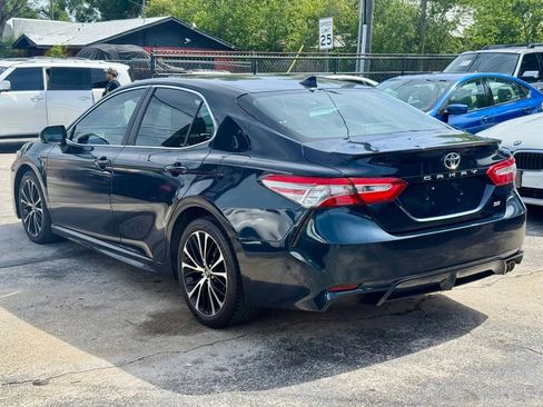 Used 2019 Toyota Camry SE w/ Convenience Package FWD image 8