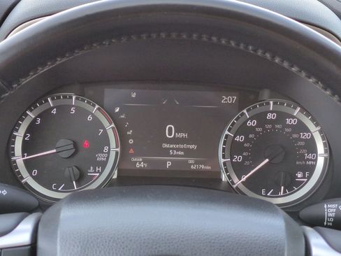 Used 2023 Toyota Highlander XLE image 27