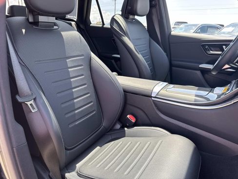 Used 2026 Mercedes-Benz GLC 300 image 11