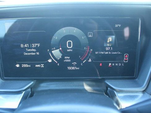 Used 2025 GMC Terrain Elevation image 18