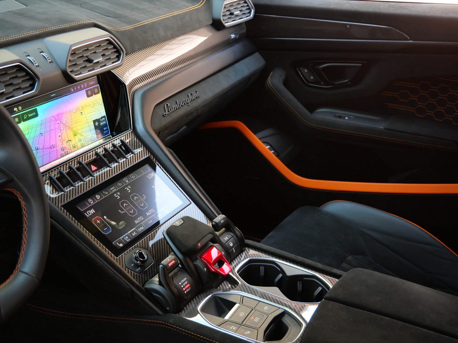 Used 2024 Lamborghini Urus Performante AWD/4WD image 27