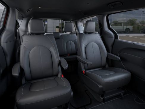 New 2026 Chrysler Pacifica Select FWD image 20
